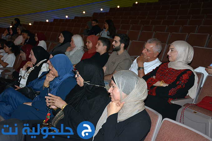 عرض مسرحية ثوب ستي بتنظيم أكاديمية دوزان بالمركز الجماهيري في جلجولية